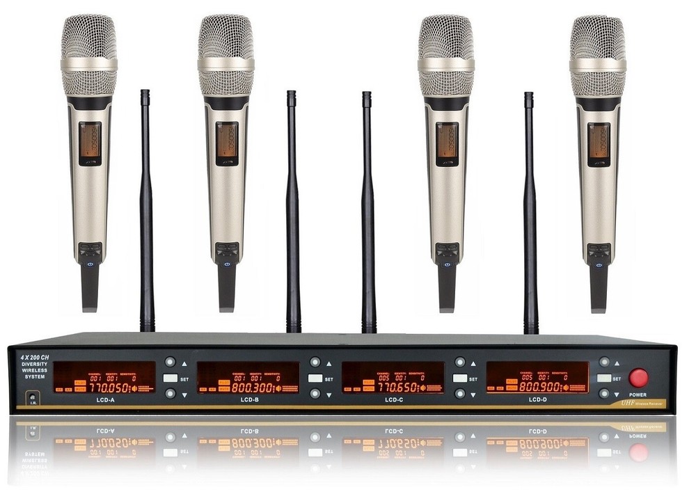 Wireless Microphone System UHF SKM 9000 Handheld Dynamic mics with Carrying Case