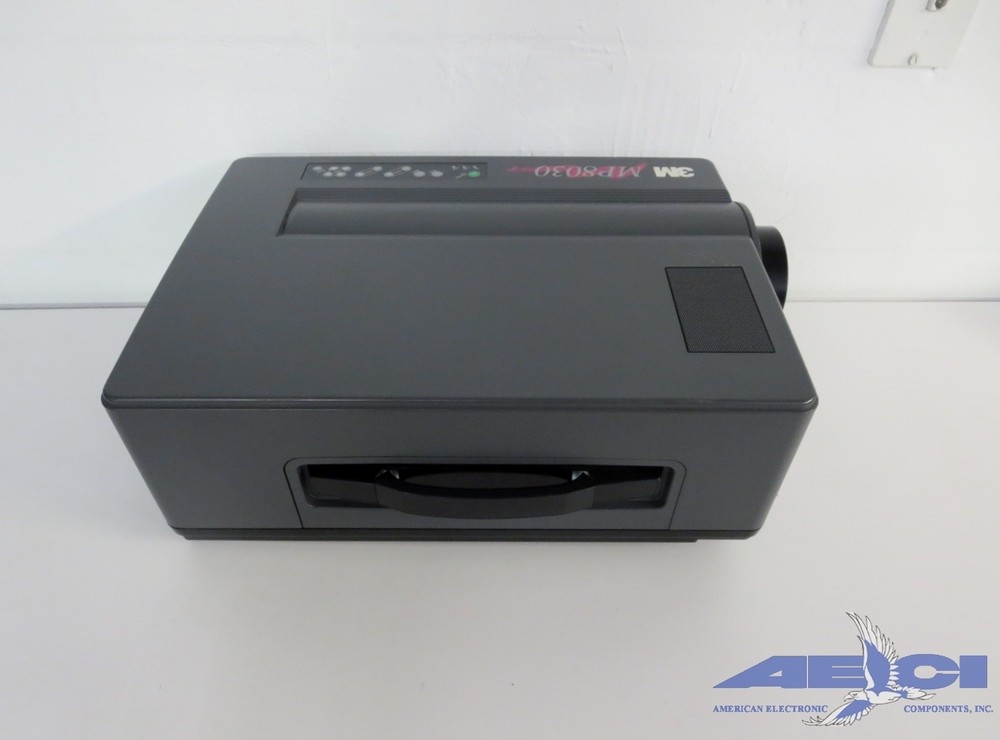 3M MP 8030 MULTIMEDIAL LCD PROJECTOR
