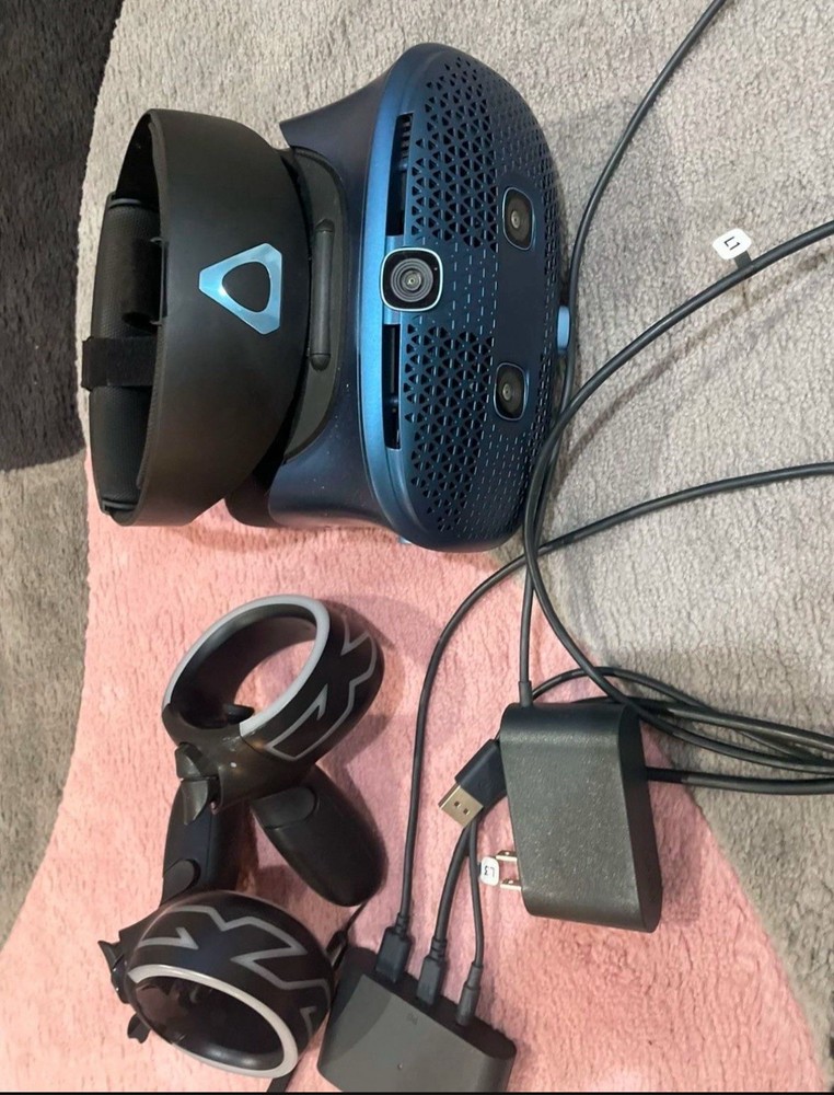 VR Vive Cosmos PC & Console VR Headset Blue Black with Controllers & Cables