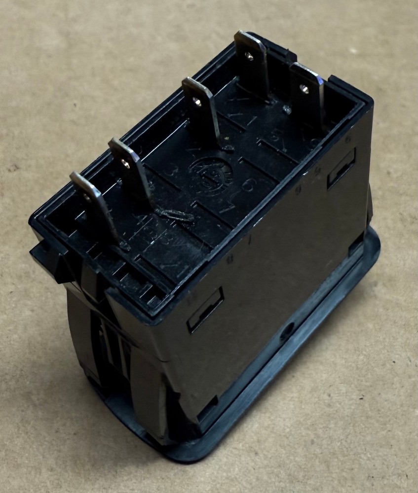 MACK Heated Mirror Control Rocker Switch 82279569
