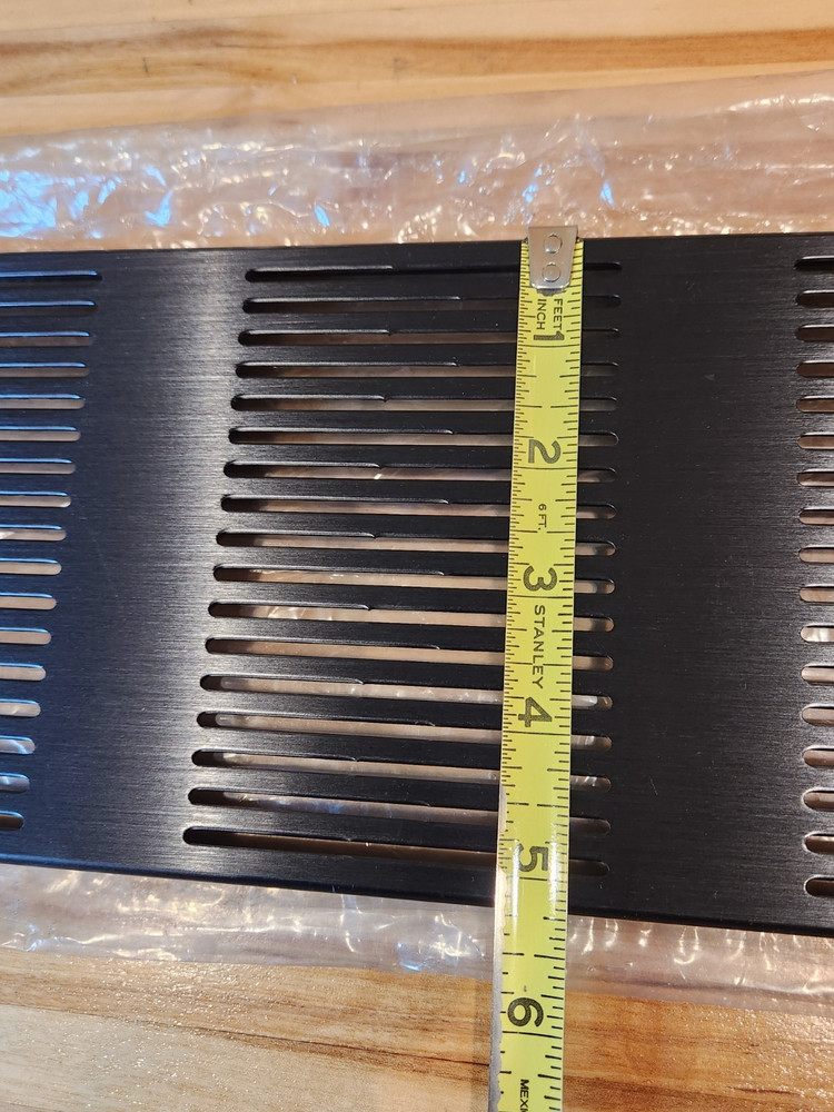 Middle Atlantic vented 3U black steel rack panel 19"