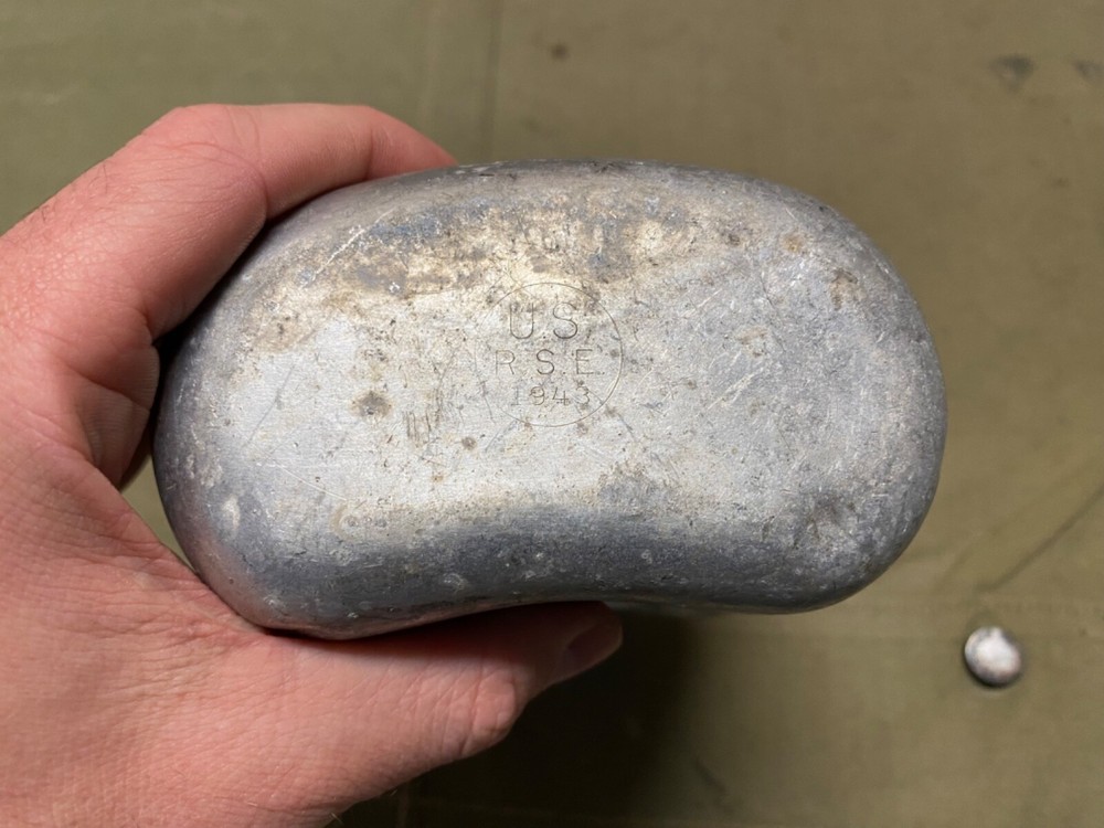 ORIGINAL WWII US ARMY M1942 CANTEEN-DATED 1943