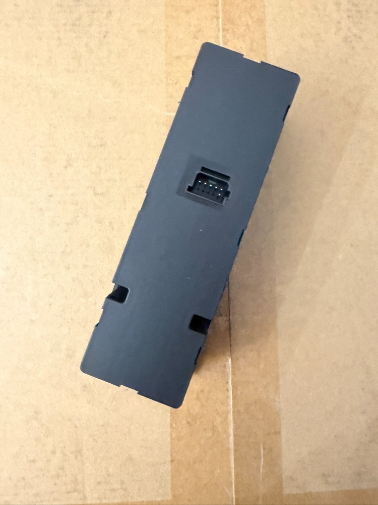2018-2024 FREIGHTLINER CASCADIA RIGHT PASSENGER SIDE DOOR WINDOW SWITCH