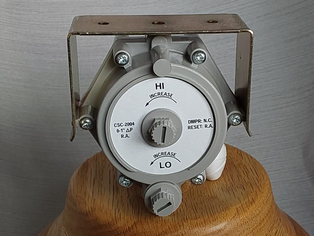 KMC CSC-2004 Controller VAV RA/NC 0-1" Gray