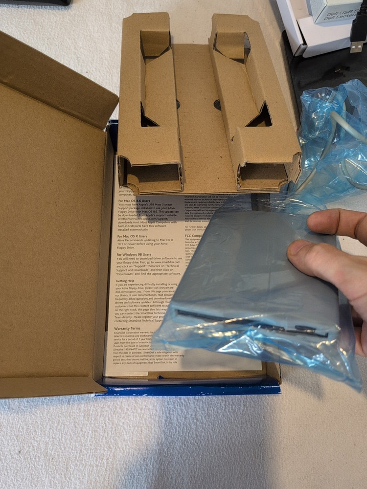 USB External 3.5” Floppy Disk Drive FDUSB-TM2 SmartDisk Ativa Tested w/ Box