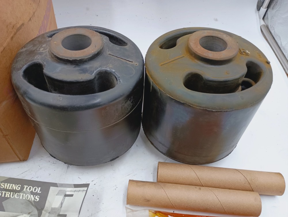 HENDRICKSON EUCLID E-10729A TRI FUNCTION (2) BEAM BUSHINGS QUICK ALIGN