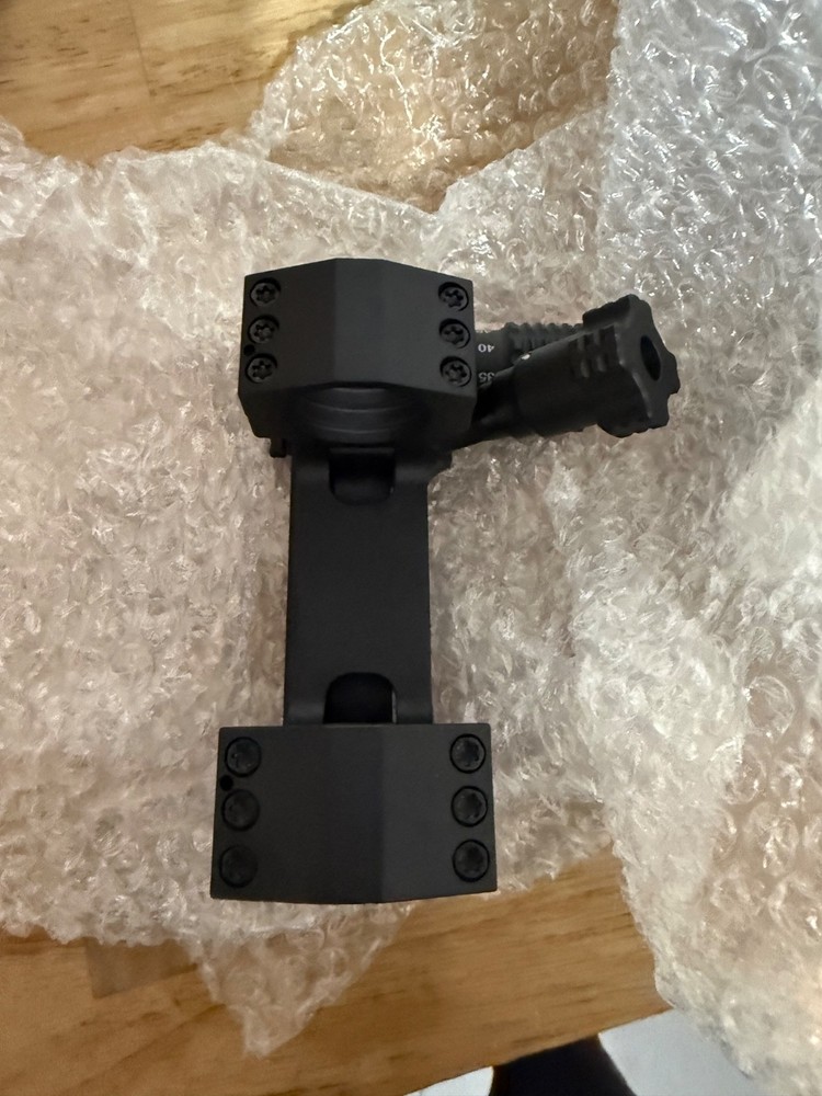 IVEY ADJUSTABLE SCOPE MOUNT Black. 200 MOA. New never used.