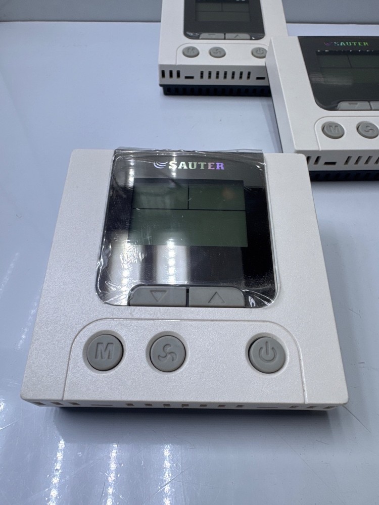 LOT 3 PCs Sauter STR8102D Temp Controller (without box)
