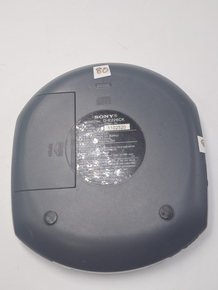 Sony Walkman D-E226CK Portable CD Player Car Ready ESP MAX Anti-Skip Silver