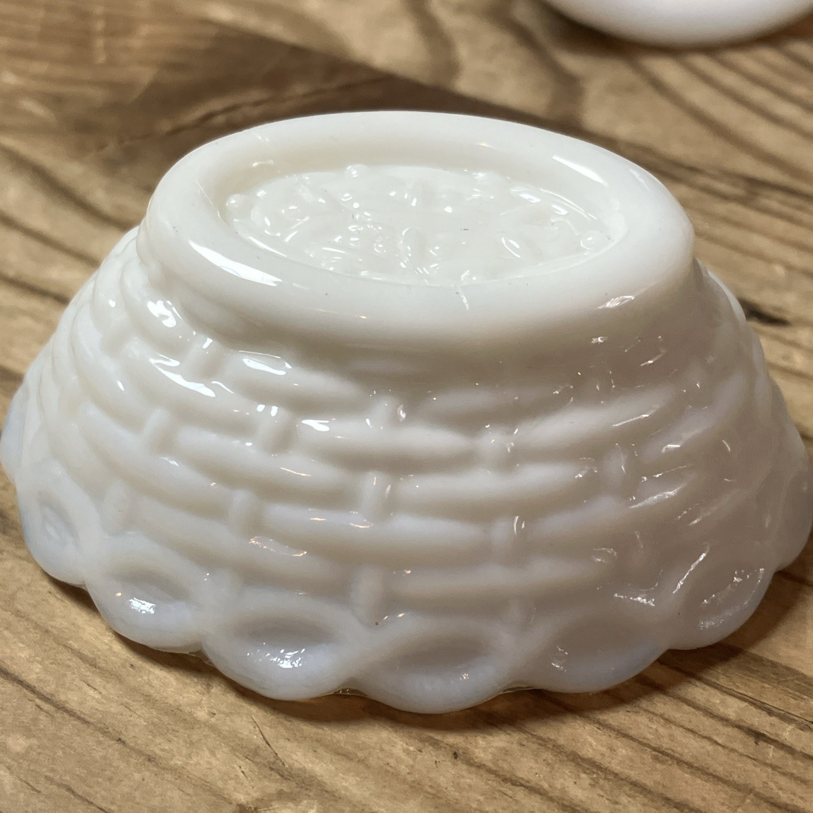 Vintage Westmoreland Opaline Milk Glass Mini Hen On Nest Salt Cellar Signed