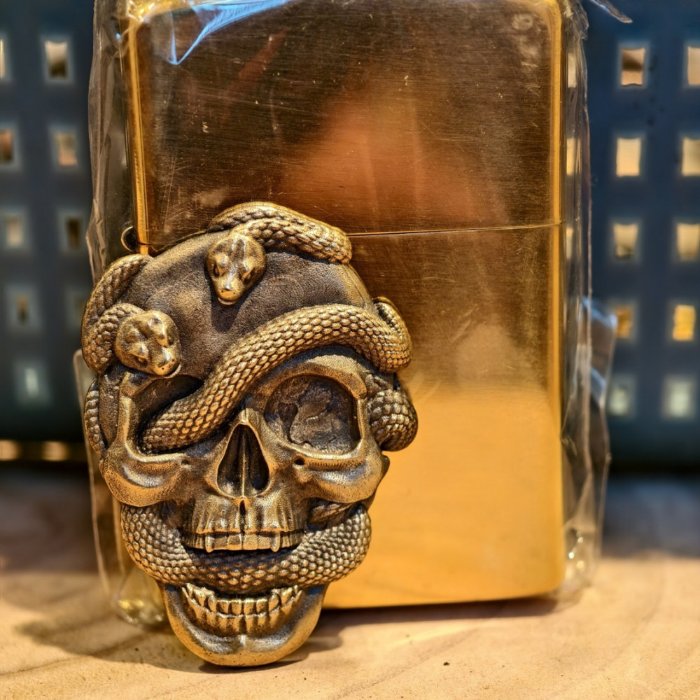 High-Precision Snake Skull Decal Kerosene Lighter (Does Not Include Lighter)