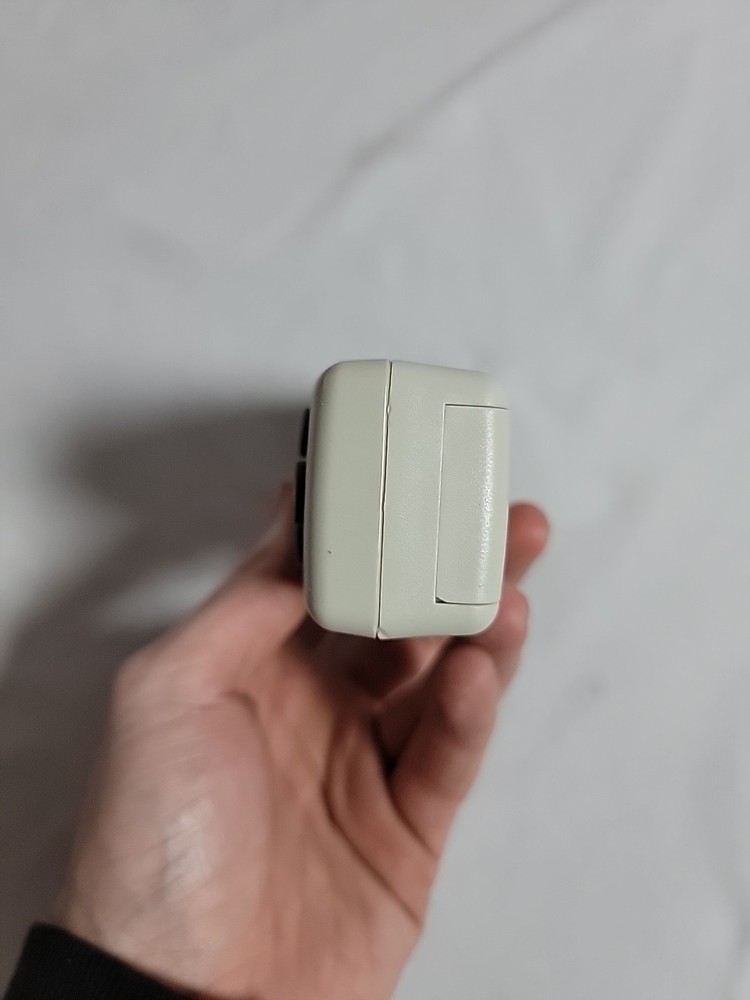 Dwyer Mini-vane Thermo Anemometer MVA-04