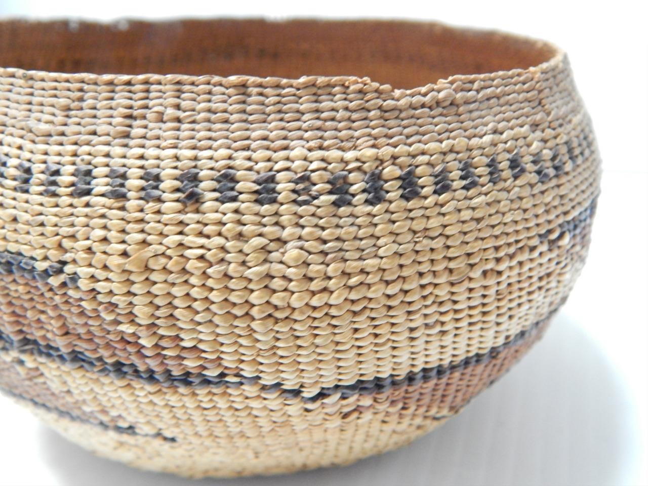 FINE ANTIQUE YUROK (HUPA) CALIFORNIA GLOBULAR GIFT SIZED BASKET - CLEAN + NICE