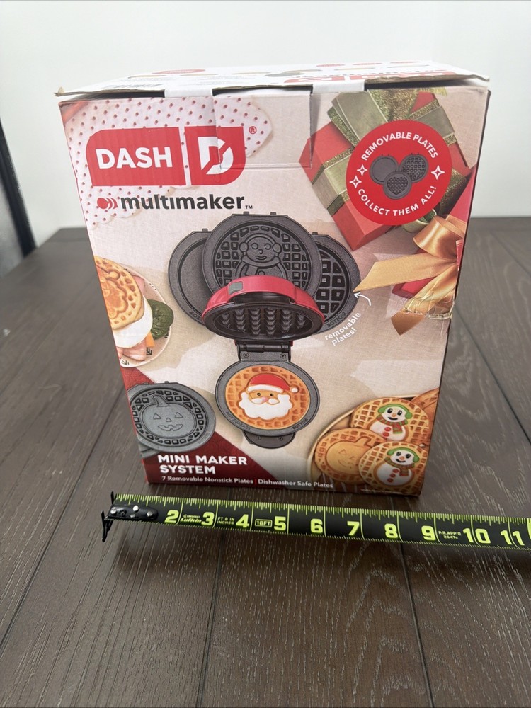 Dash MultiMaker Mini Waffle System with 7 Removable Plates and Storage Case