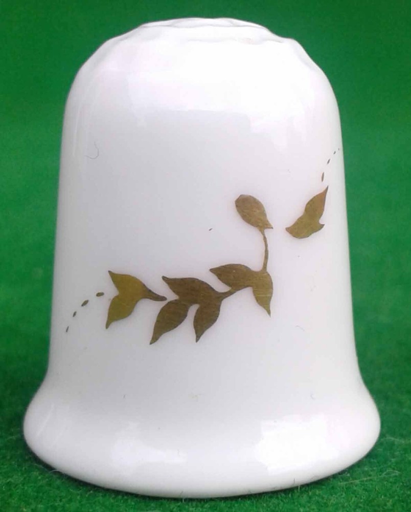 COALPORT GOLD HARP THIMBLE.