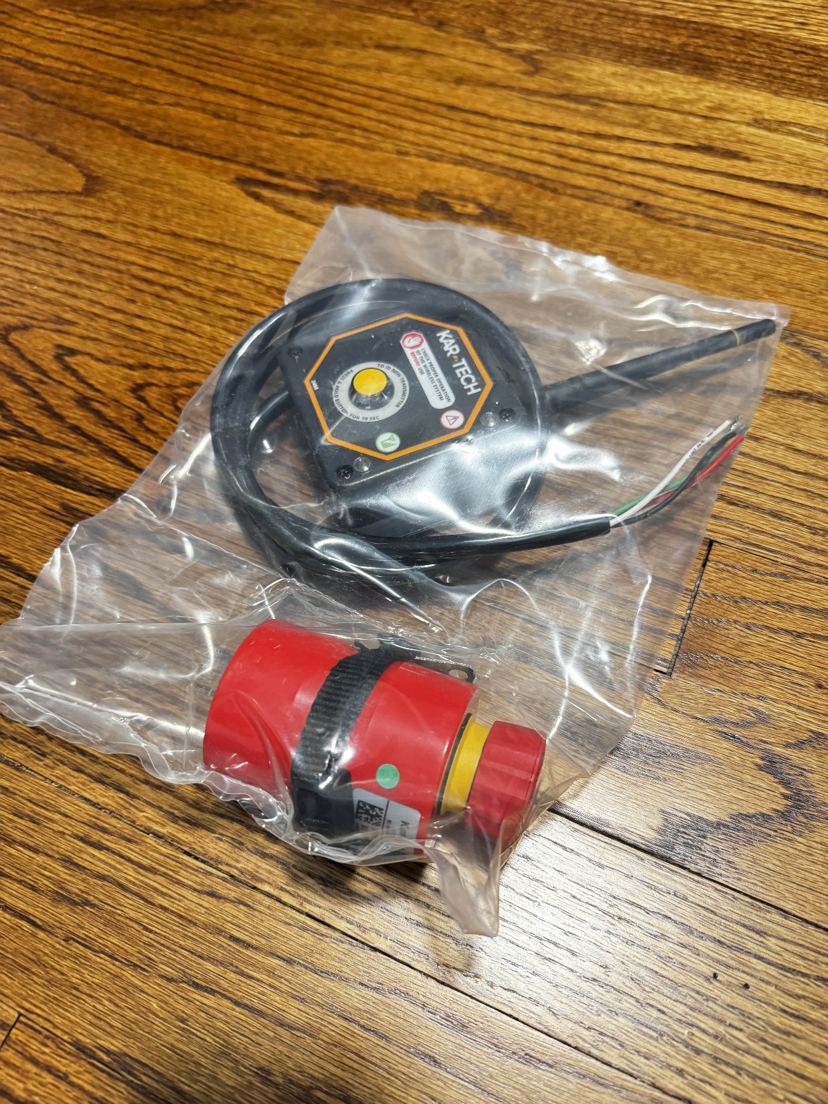 Kar Tech Wireless E-Stop with 2.4GHz Reciever P/N 3A548AB and 3A5483A NEW IN BAG