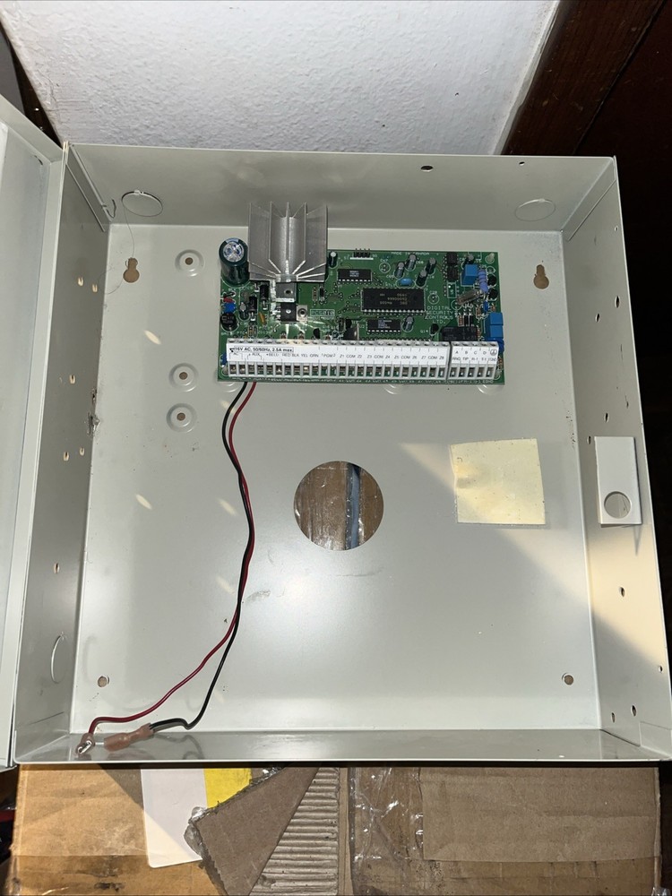DSC Power832 - PC5010 Security Systems Control Box See Pictures Untested