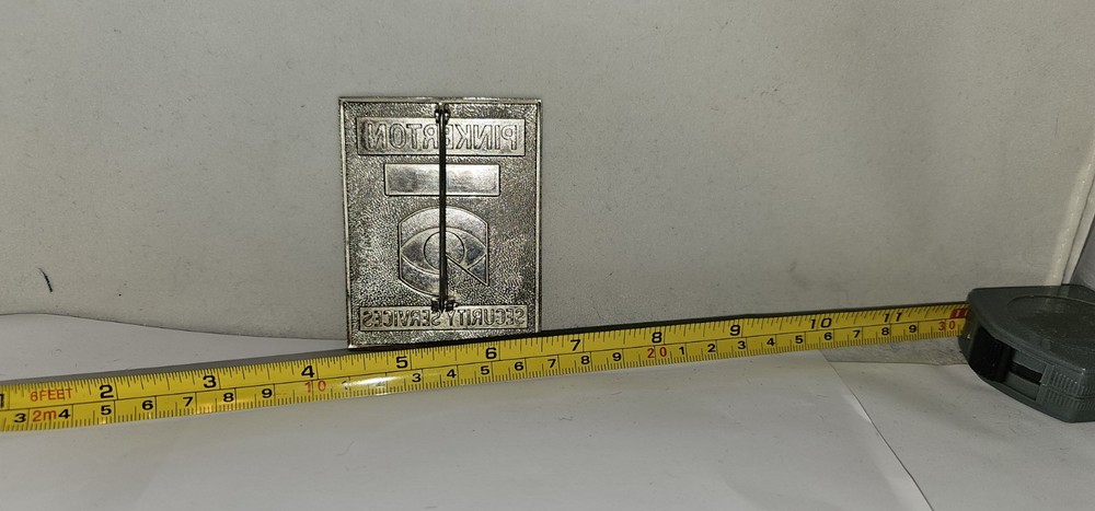 1-Vintage/Obsolete Security Badge
