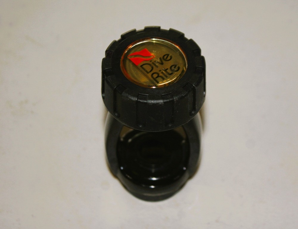 Dive Rite DIN to yoke converter scuba diving regulator
