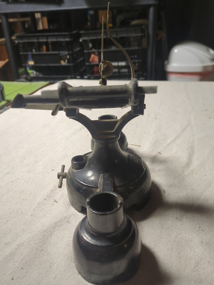 CENCO BALANCE SCALE CAST IRON Base.