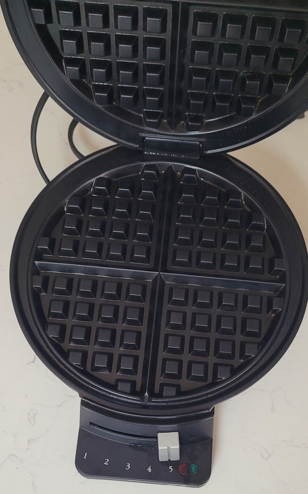 Cuisinart Round Classic Waffle Maker