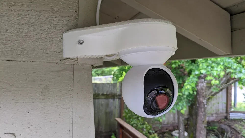 Corner Mount For Reolink E1 Outdoor Camera – Outside Wall Bracket