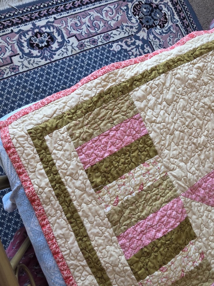 Small Star Quilt 42"×57"