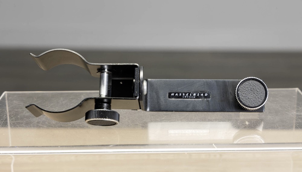 HASSELBLAD ADJUSTABLE FLASH GRIP BRACKET with box 45039