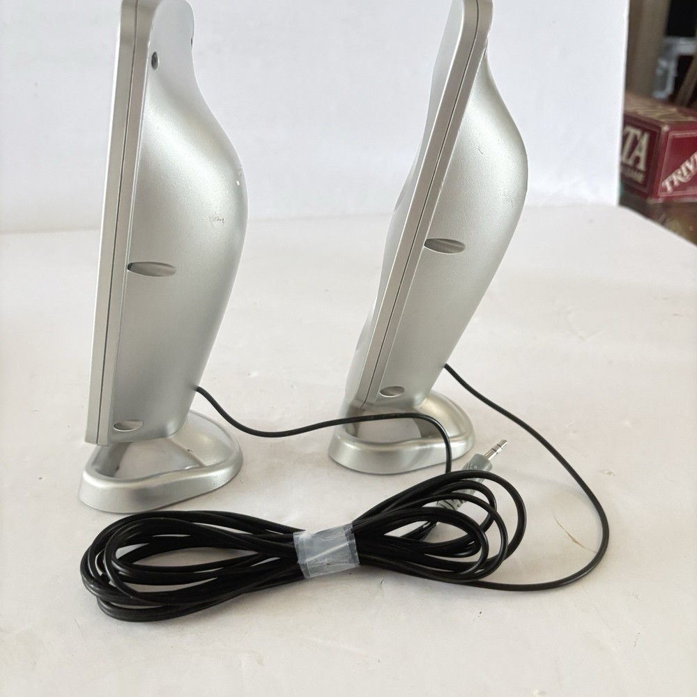 Insignia Desktop Computer Speakers USB Powered 3.5mm AUX Dual Driver Silver