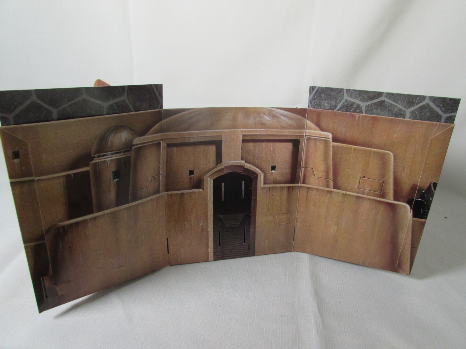 1997 STAR WARS Action Figure MAIL-AWAY Mos Eisley Cantina POP-UP Diorama Playset