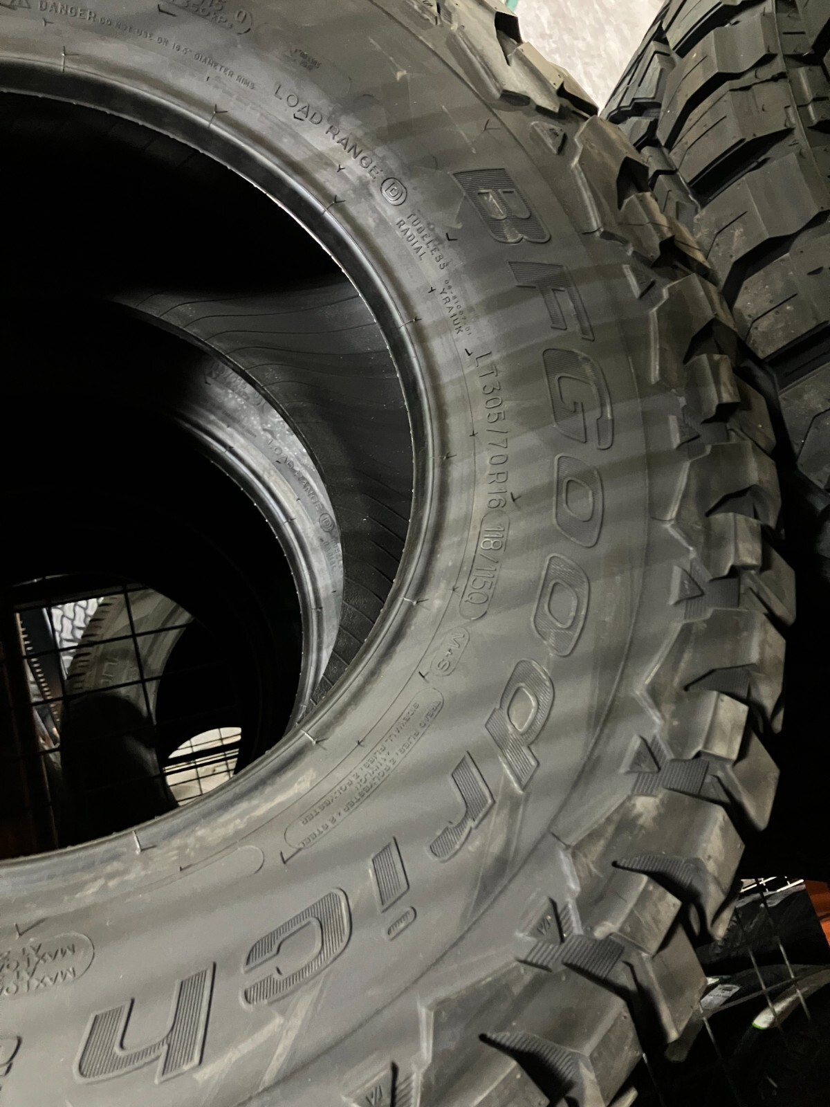 4 Take Off Tires 305 70 16 BF Goodrich KM3 Mud Terrain T/A LRD LT305/70R16 18/32