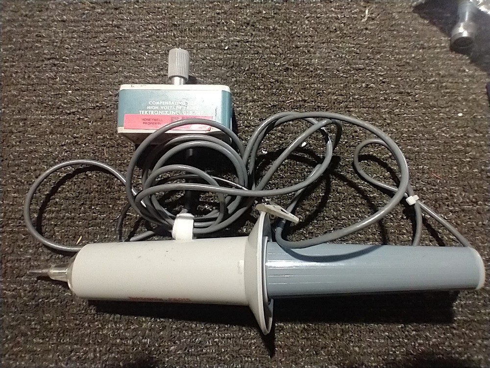 Tektronix P6015 High Voltage Probe w/015-049 Compensating Box