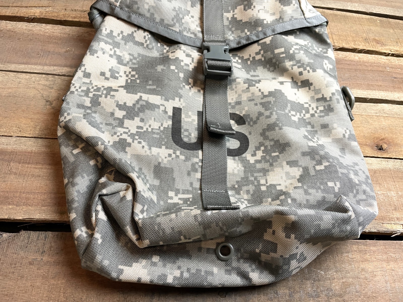 NEW IN BAG - Sustainment Pouch US Army Molle II ACU UCP USGI