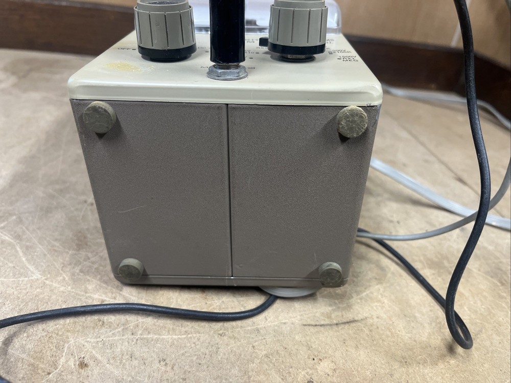 Heathkit VTVM Model IM-18 - Powers On