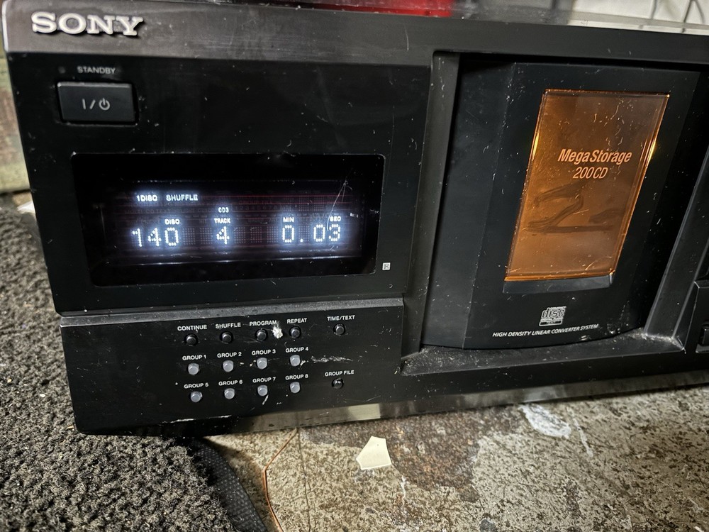 Sony CD Player CDP-CX235 Digital Mega Storage 200 No SONY Remote - Working READ!