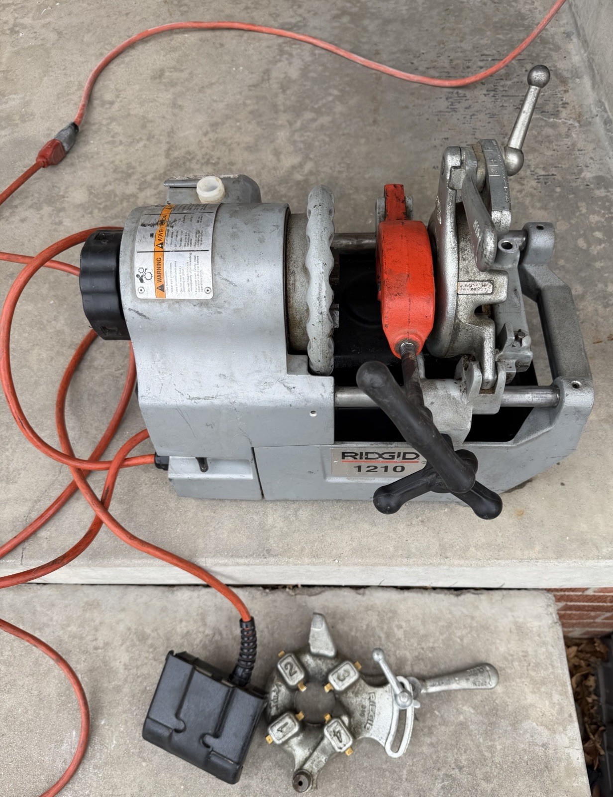 RIDGID 1210 PIPE THREADING MACHINE 110V WITH POWER CORD PEDAL ETC WORKS (READ)