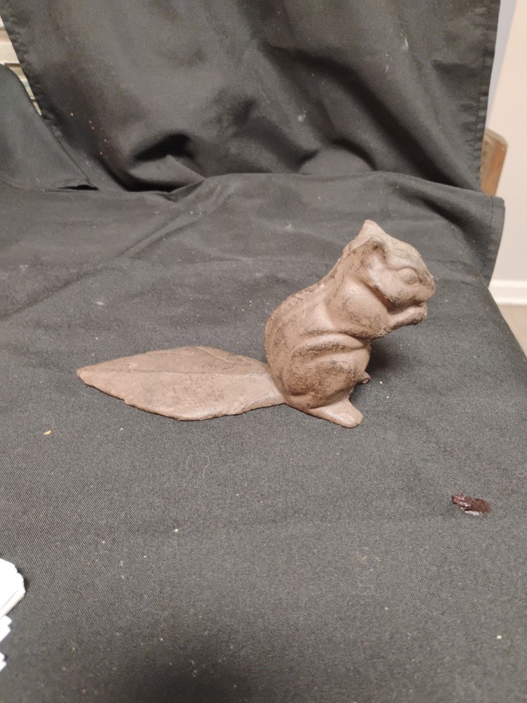 Comfy Hour Cast Iron Squirrel Door Stopper