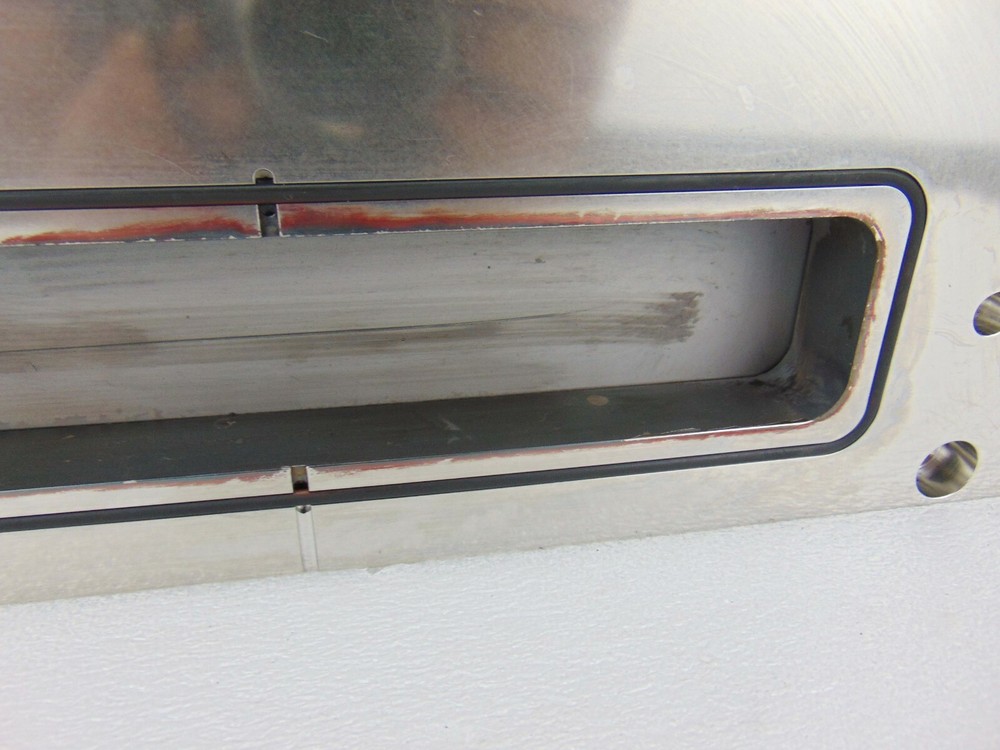 VAT 02110-CE24-0001 Rectangular Valve *used working