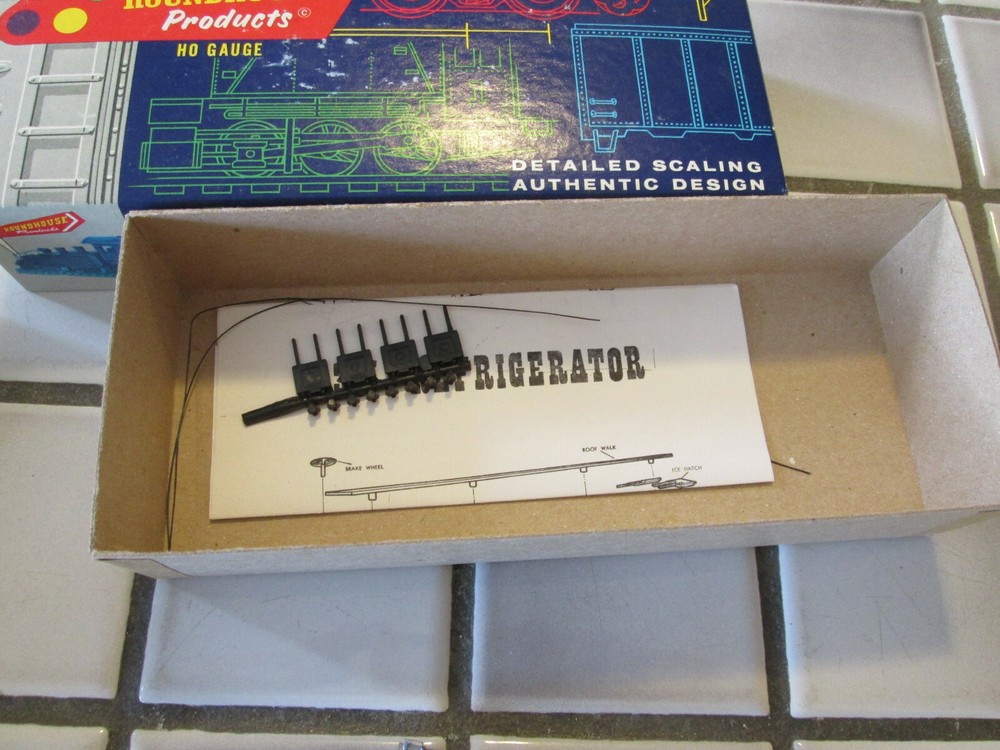 roundhouse OLD DITCH CLEANSER reefer car HO scale //