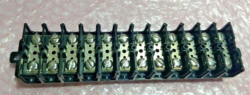 Eaton TBU12 - Base Mounted Terminal Block 12 Circuits