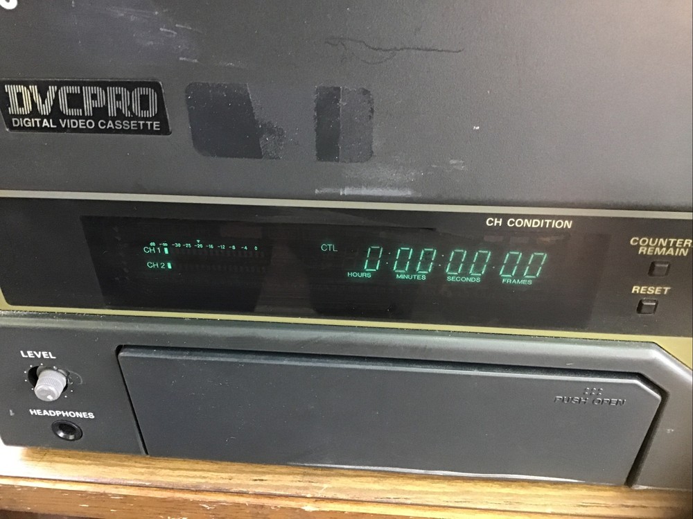 Panasonic DVCPro Digital Video Cassette Recorder AJ-D650