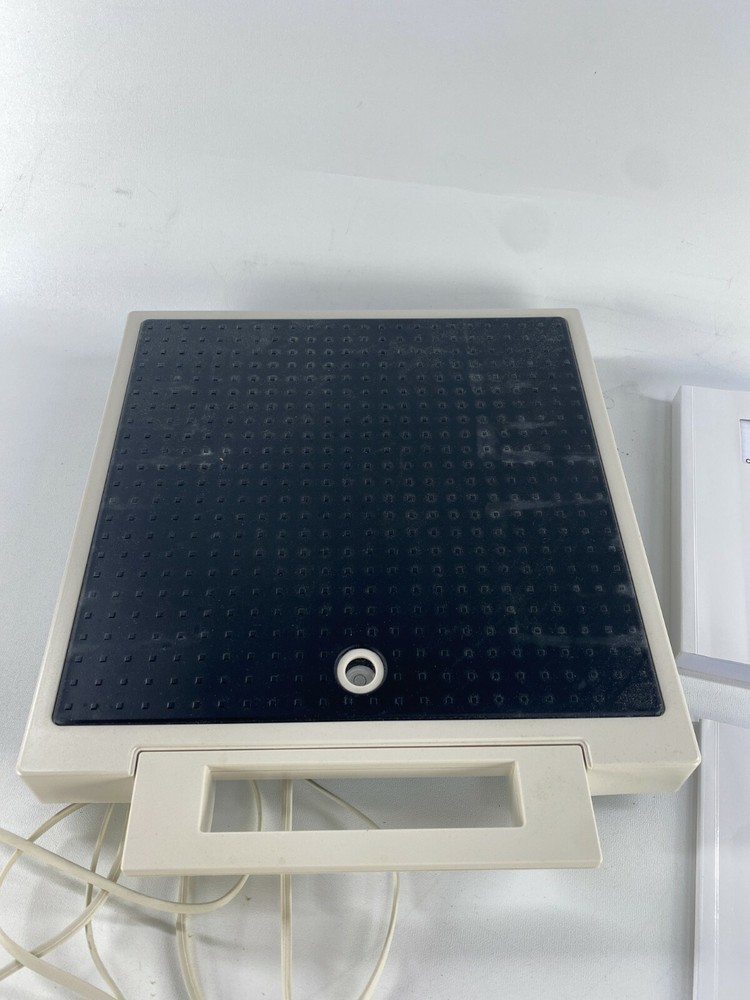 Seca 869 Flat Scale w/ Remote Display-550 lbs/250 kg Capacity
