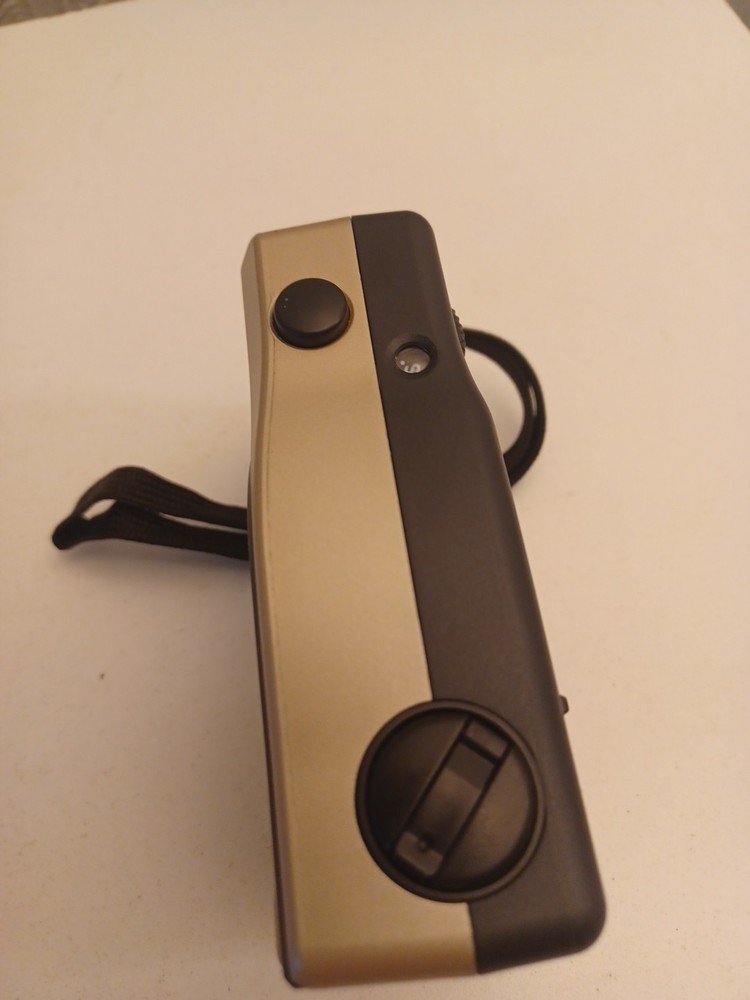 vivitar focus free pn2011 Camera Untested