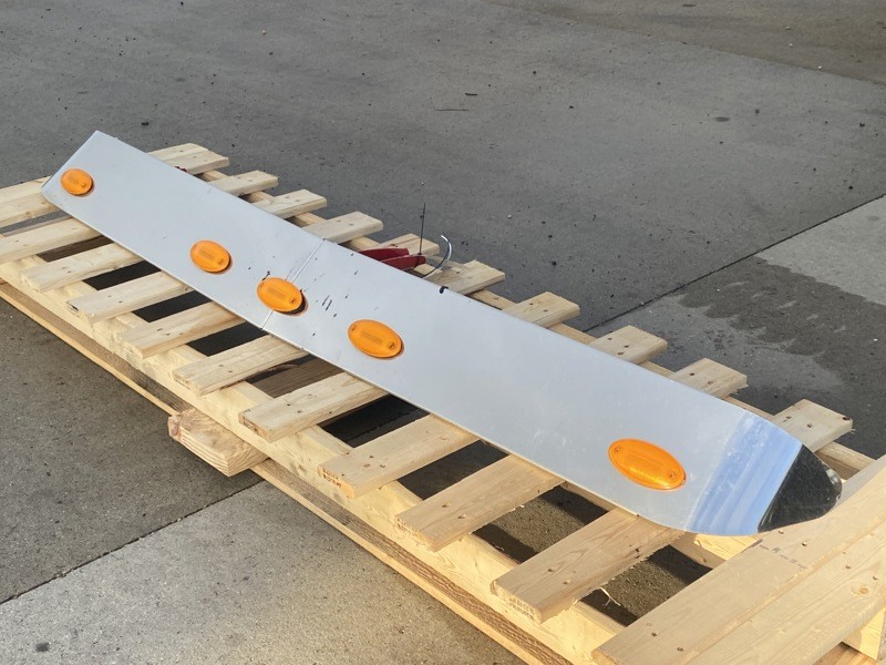 2013 Caterpillar CT660 Visor (654-10789)