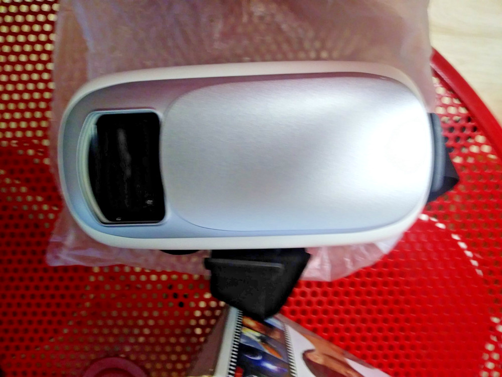 iWave Virtual Reality Headset 360 viewing for use with phone