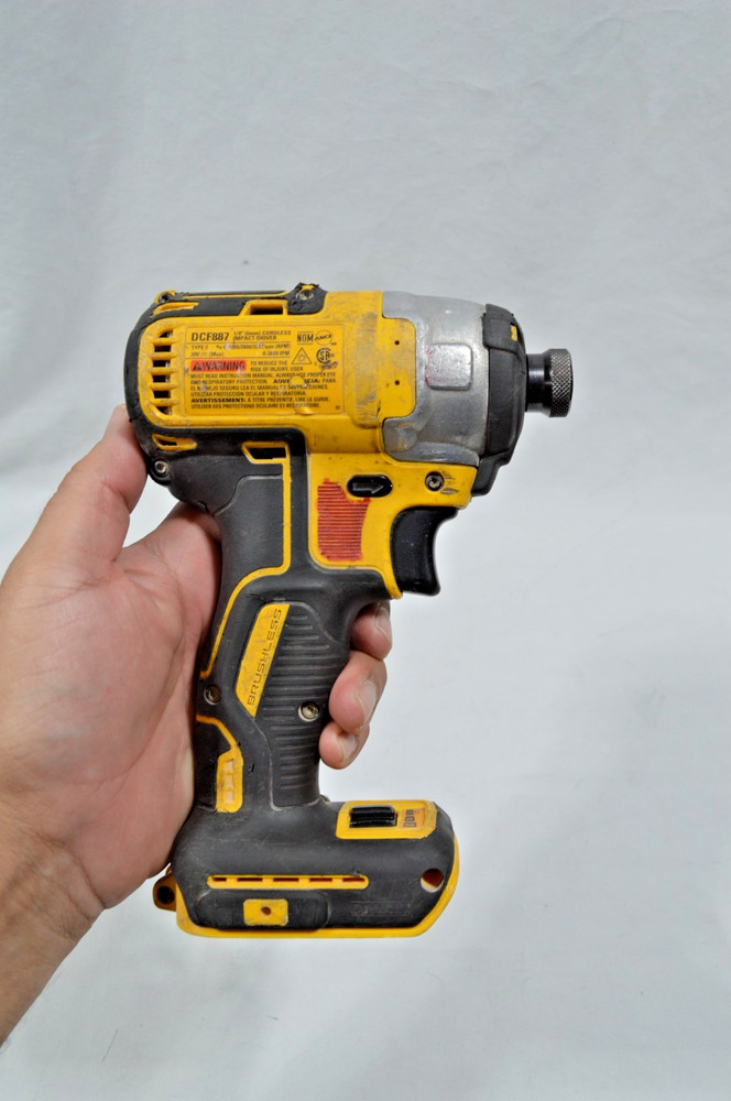 DEWALT ATOMIC 20V MAX Brushless 1/4-In Hex Impact Driver DCF809B ***TOOL ONLY***