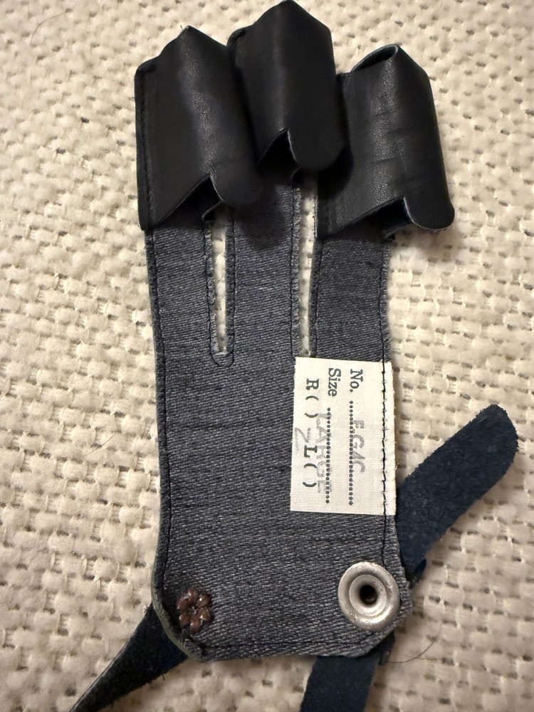 Camouflage Large Archery Finger Tabs