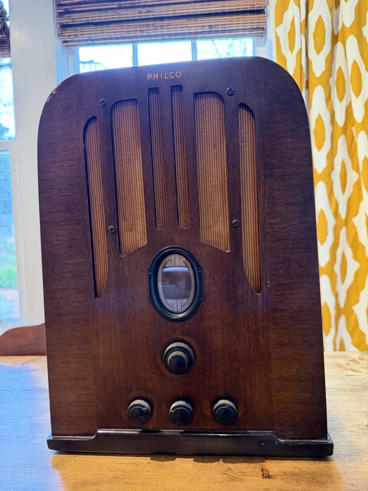 1936 PHILCO MODEL 625 Rare Wood Tombstone Radio Tested Turns On