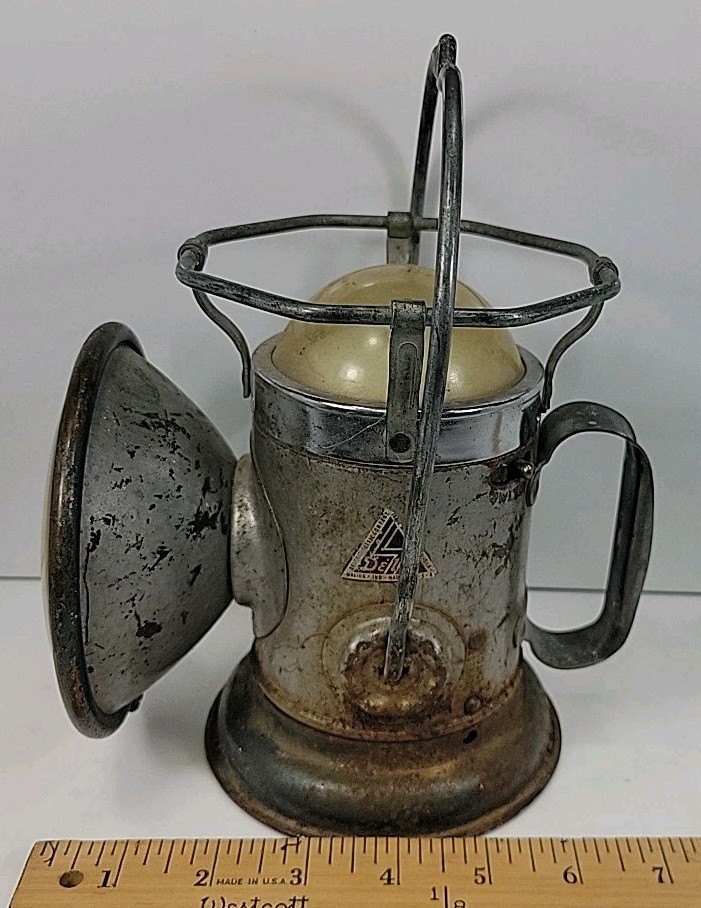 VINTAGE DELTA BARN LANTERN - DELTA POWERLITE - COMPLETE - SEE DESCRIPTION
