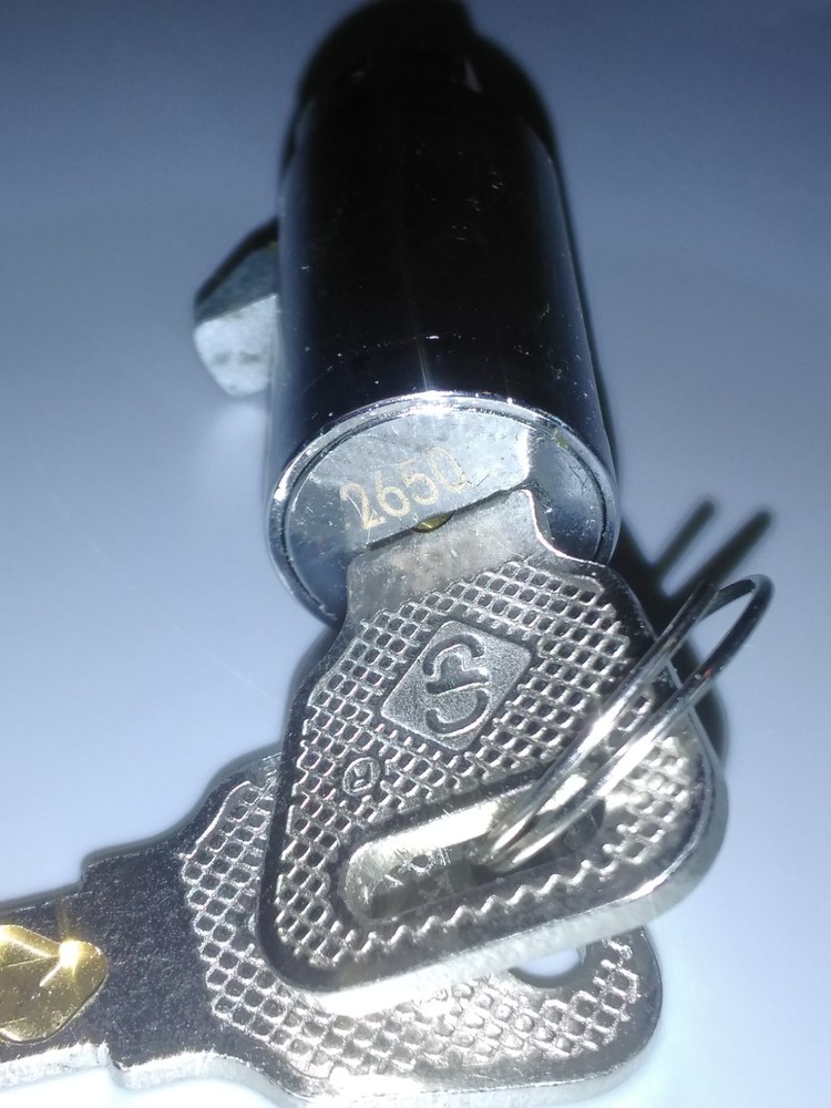 Plug Lock for Soda / Snack Vending Machine NEW Replacement High Security